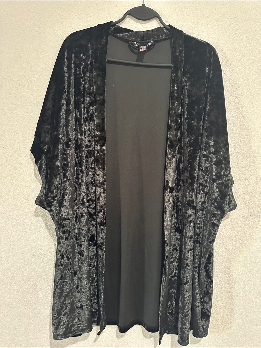 EUC! VICTORIAS SECRET Black Crushed Velvet Open Kimono, size XS/S
